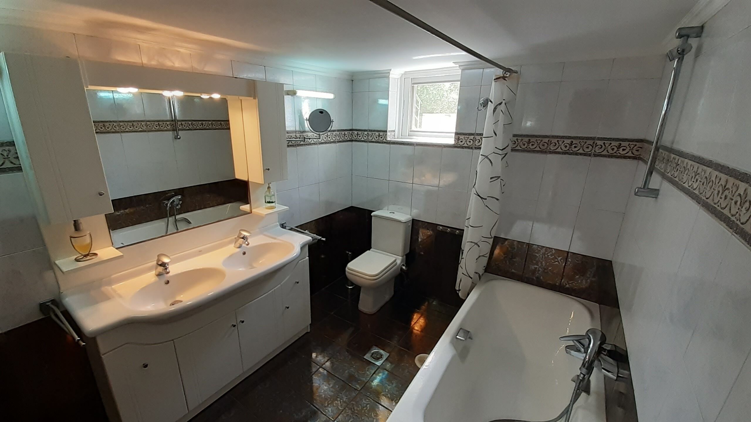 BIG,QUIET AND LAXURY VILLA