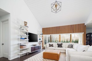 Living area - Hamptons-inspired home in the North Fork (Mattituck)