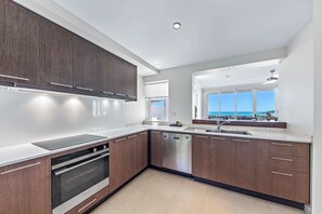 Fridge, microwave, oven, stovetop - Airlie Beach Penthouse with Ocean Views! (Airlie Beach)