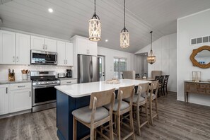 Fridge, microwave, oven, stovetop - New to the Rental Market! 107 W Cape Shores (Lewes)