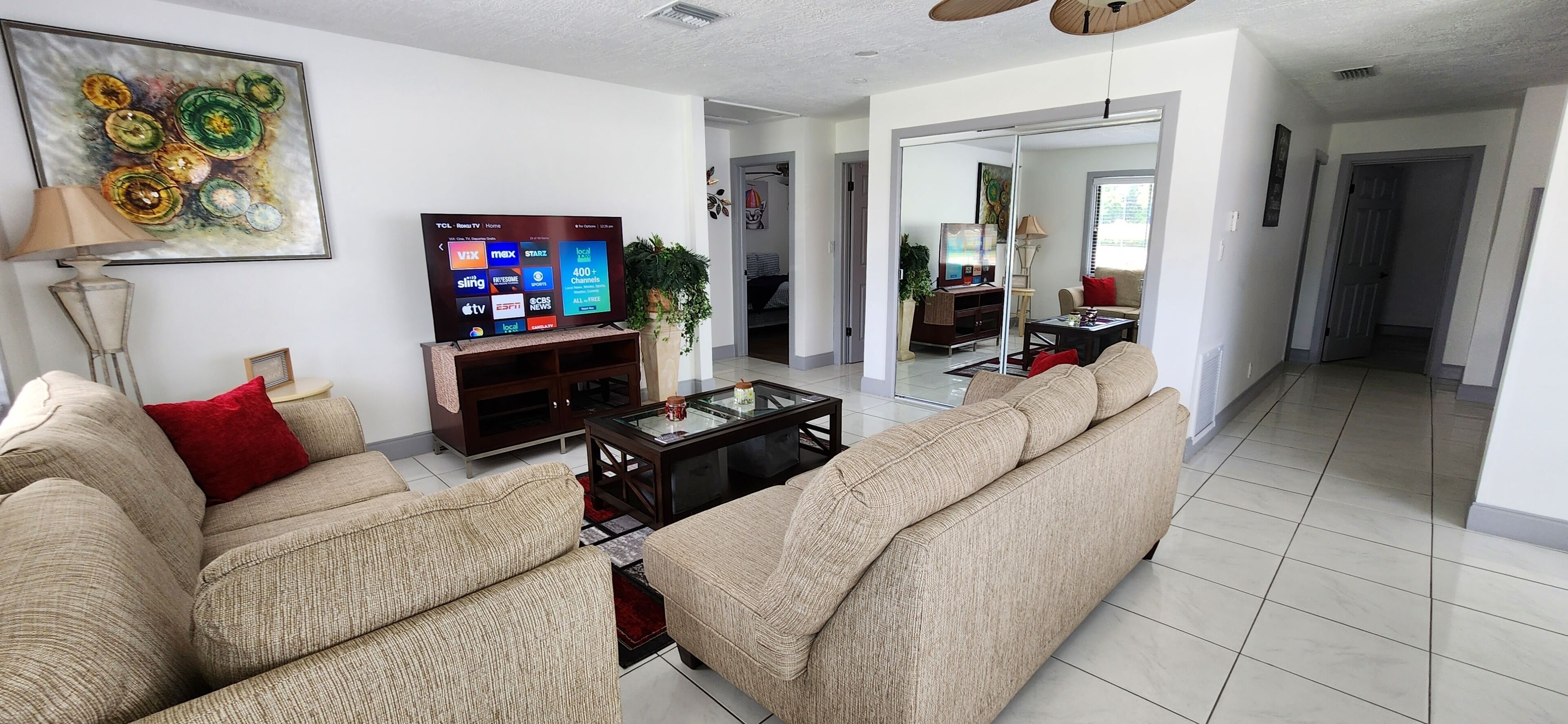 Sunshine Retreat w/Outdoor Patios - Beaches, Restaurants & Shopping