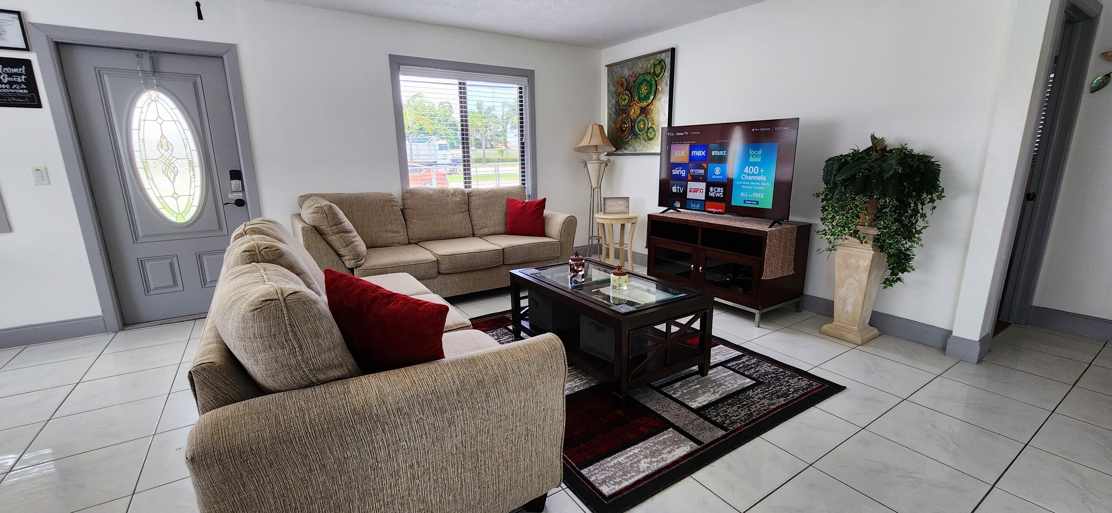 Sunshine Retreat w/Outdoor Patios - Beaches, Restaurants & Shopping