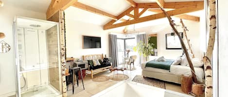 7 bedrooms, iron/ironing board, free WiFi, bed sheets