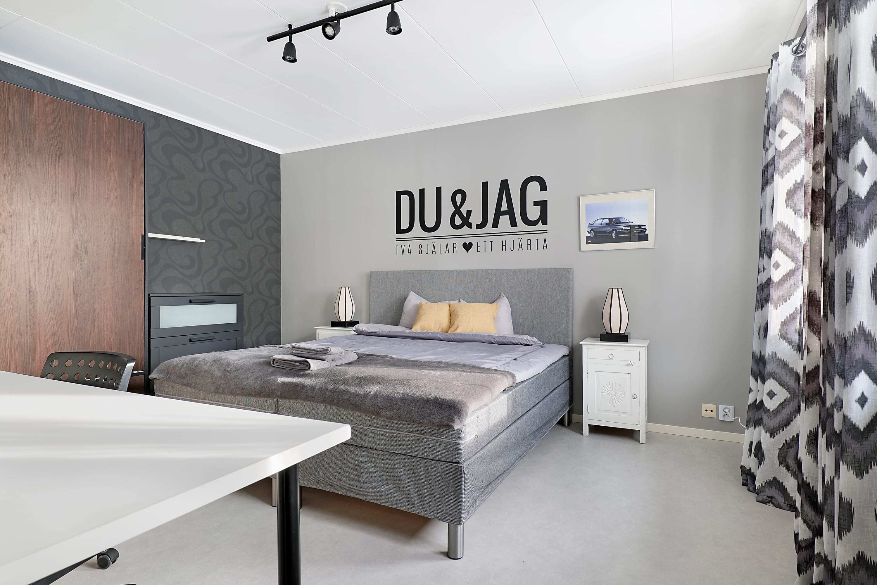 Guestly Home near Windfarm