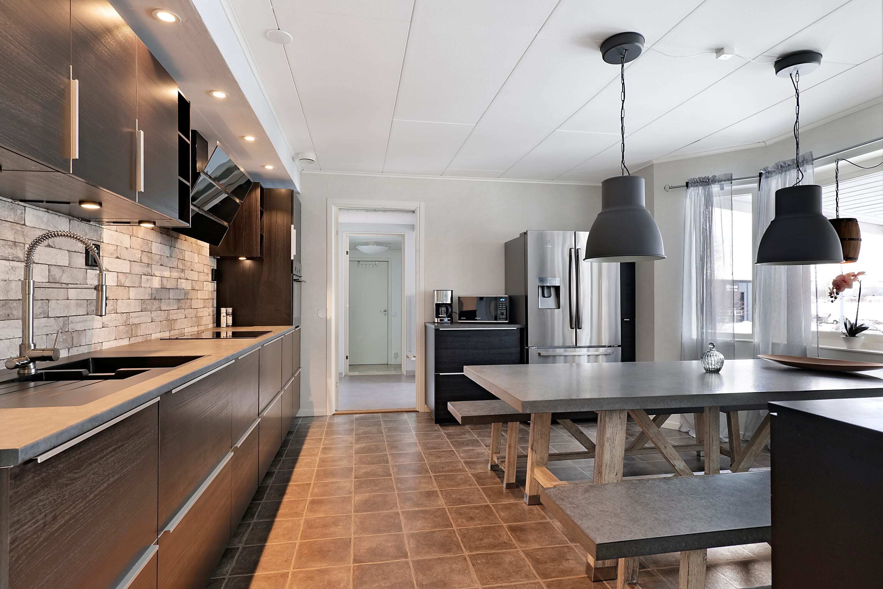 Guestly Home near Windfarm