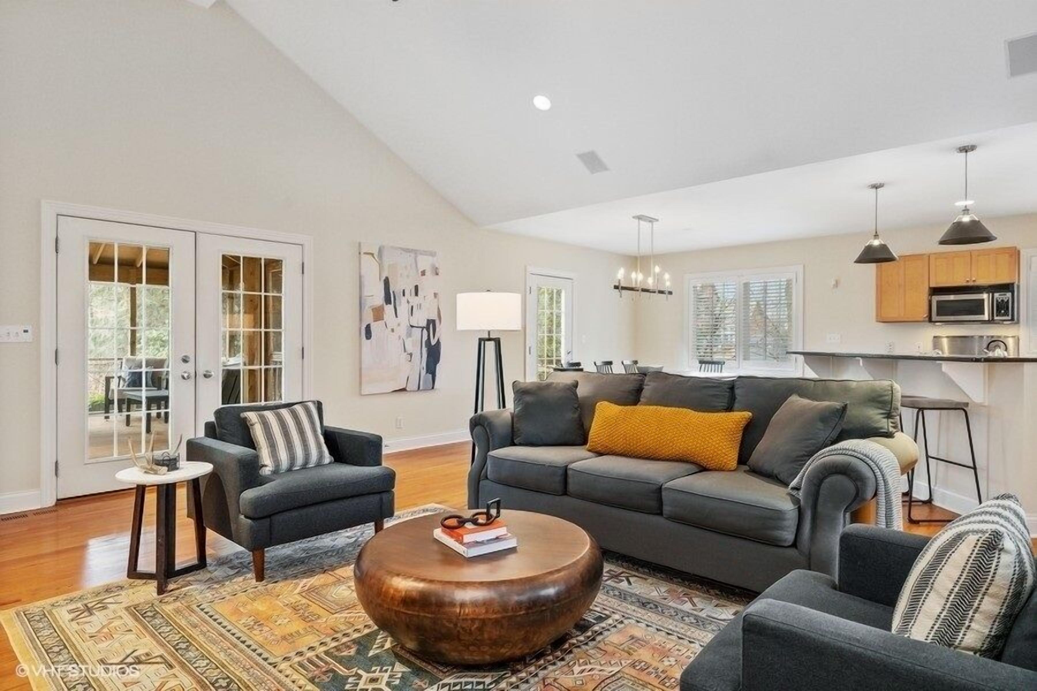 NEW! 2.5-Acre Escape w/Lillypad Pond, Hot Tub & Firepit