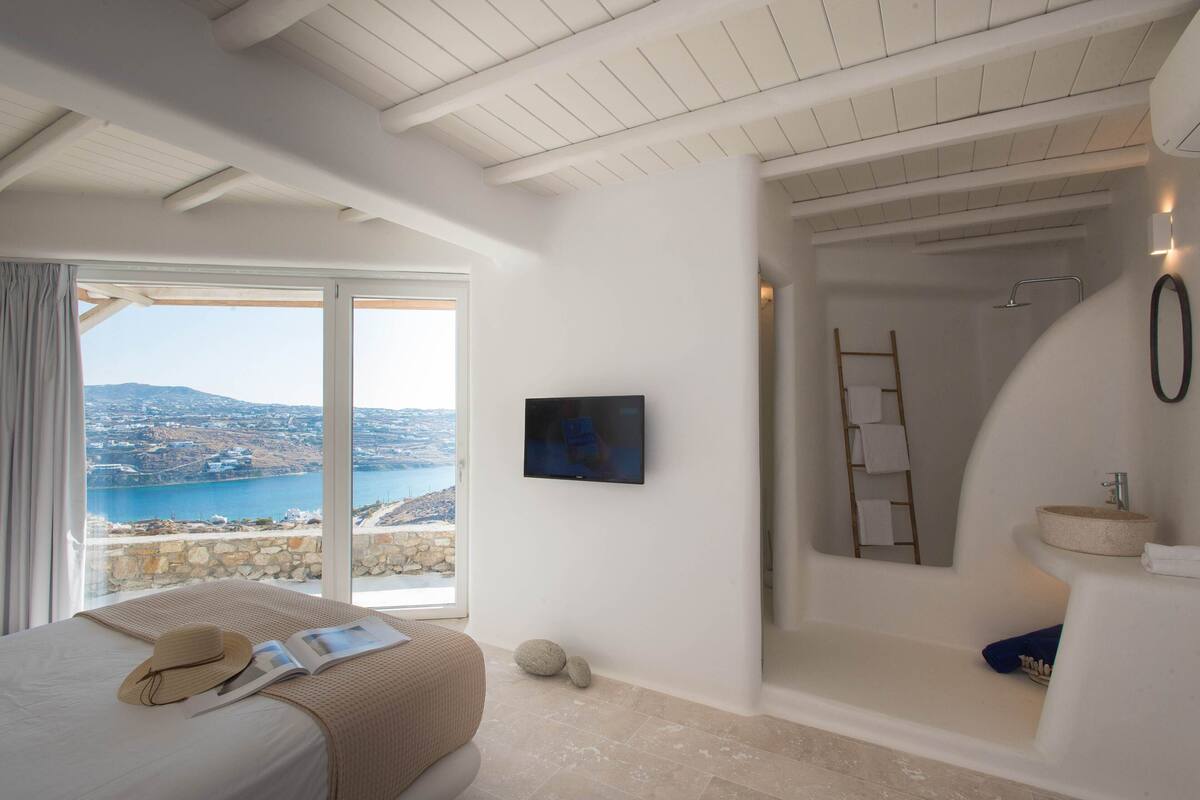 Suite with Sea View | ผ้าปูที่นอนฝ้ายอียิปต์, เครื่องนอนระดับพรีเมียม, เตียงเมมโมรีโฟม
