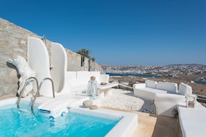 Two-Bedroom Apartment with Private Pool | Exterior