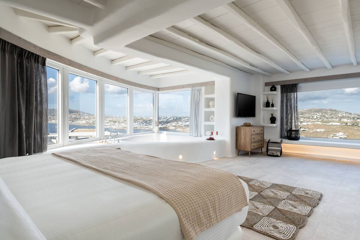 Queen Suite with Wide Sea View | ผ้าปูที่นอนฝ้ายอียิปต์, เครื่องนอนระดับพรีเมียม, เตียงเมมโมรีโฟม