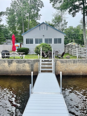 Terrace/patio - Waterfront on Sebago Lake (Standish)