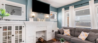 3 Bed 2 Bath by College Hill w/ Fitness Room