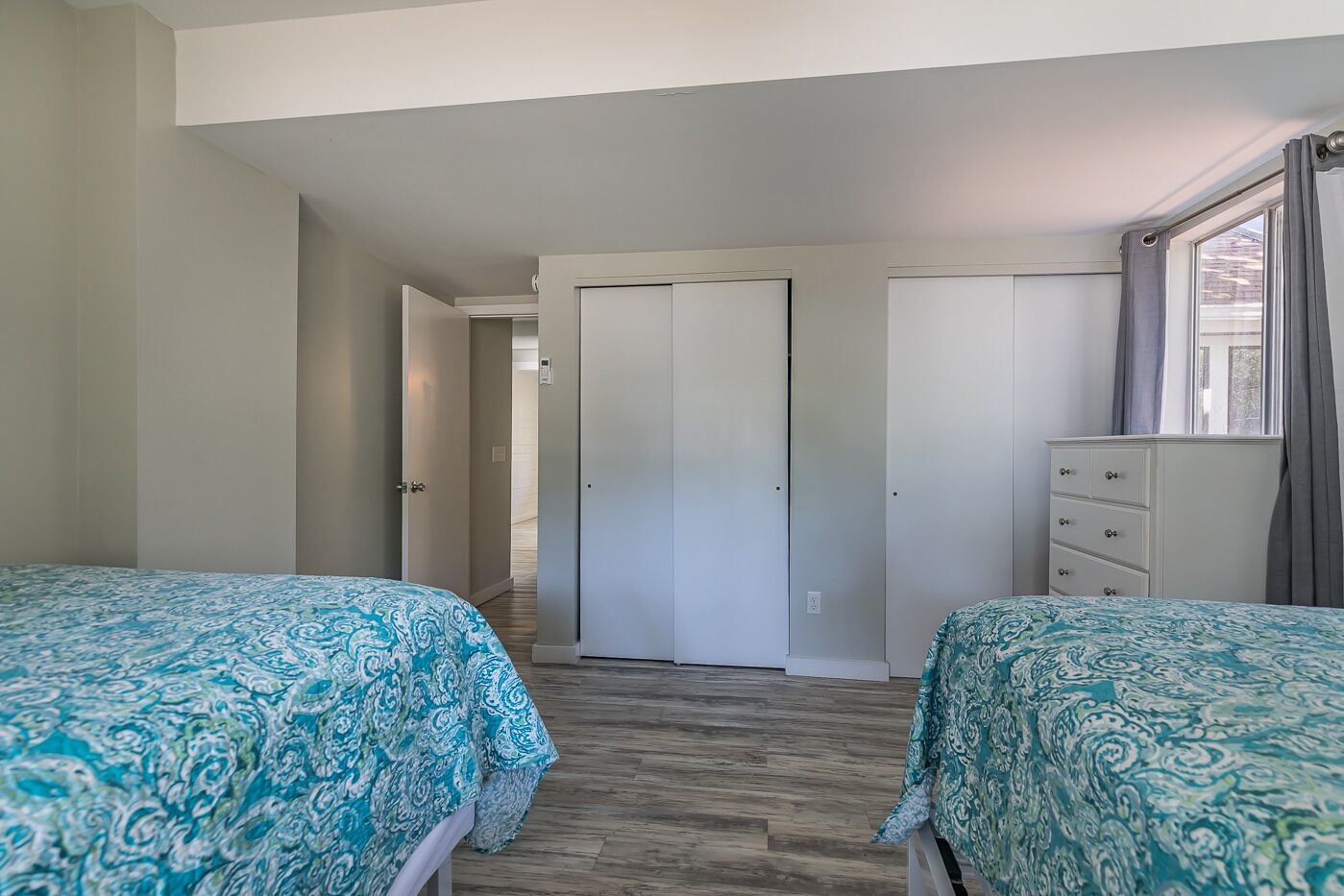 Castaway Cottage - pet friendly, close to beach access, golf cart included