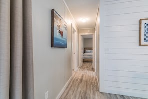 Interior - Castaway Cottage - pet friendly, close to beach access, golf cart included, 399 Tarpon Boulevard (Fripp Island)