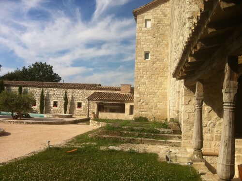 Gite DE Bellecombe AU Chateau Plaisir de la Campagne Proche des Parcs de Loisirs