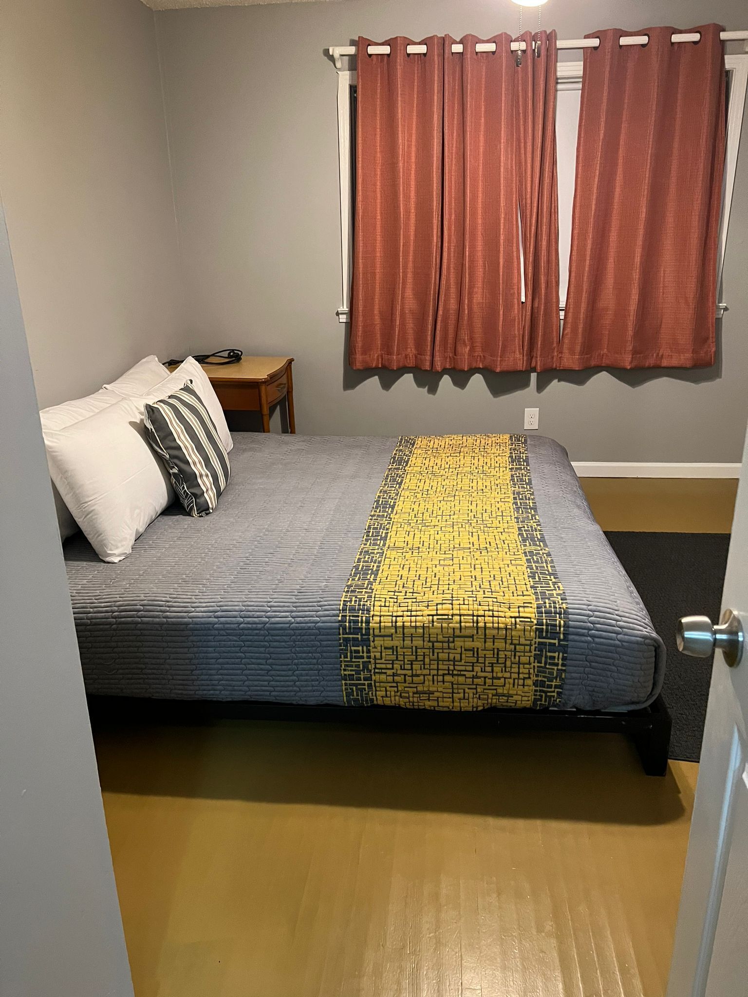 Large home sleeps 25 near Airport