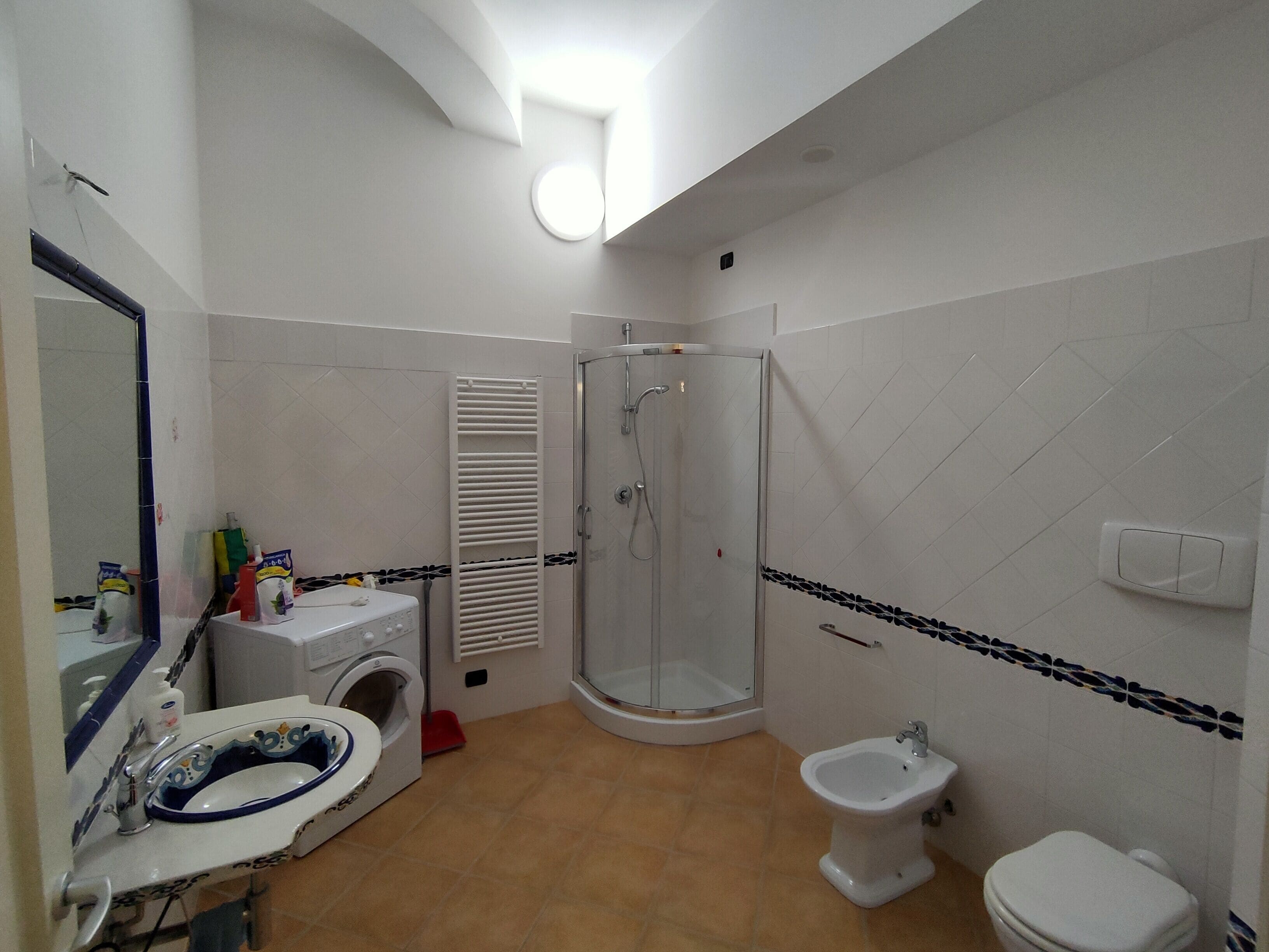 Dusche, Haartrockner, Bidet, Seife