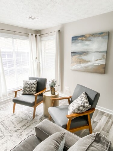 Suite Stella, a cozy 2-bed 2-bath home