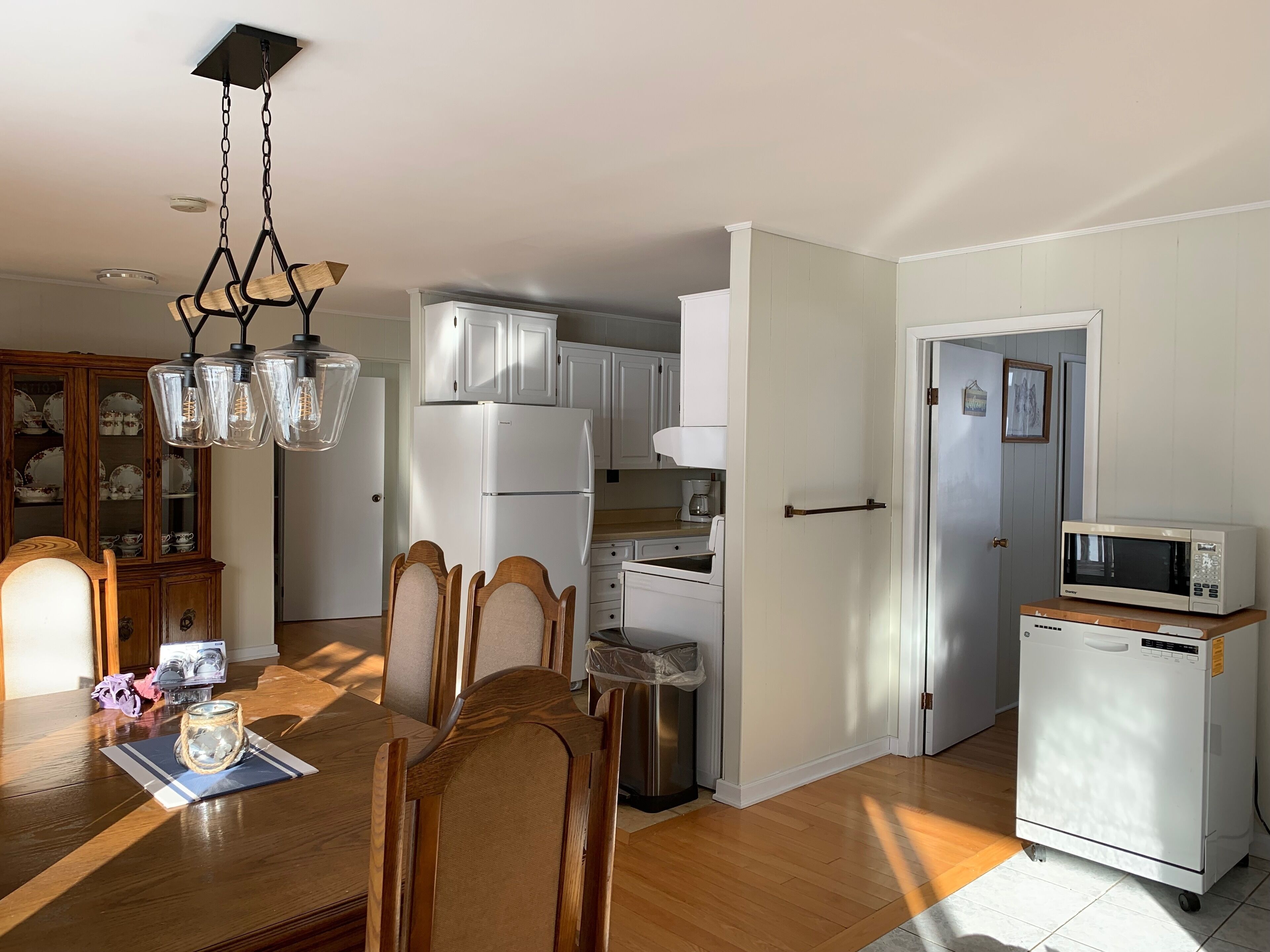 4 Season Cottage on pristine Whitestone lake!