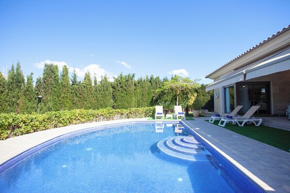 Alberca al aire libre 