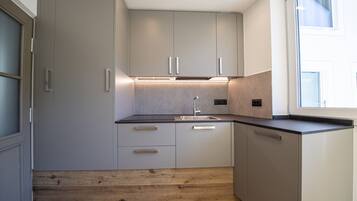 Fridge, microwave, dishwasher, coffee/tea maker