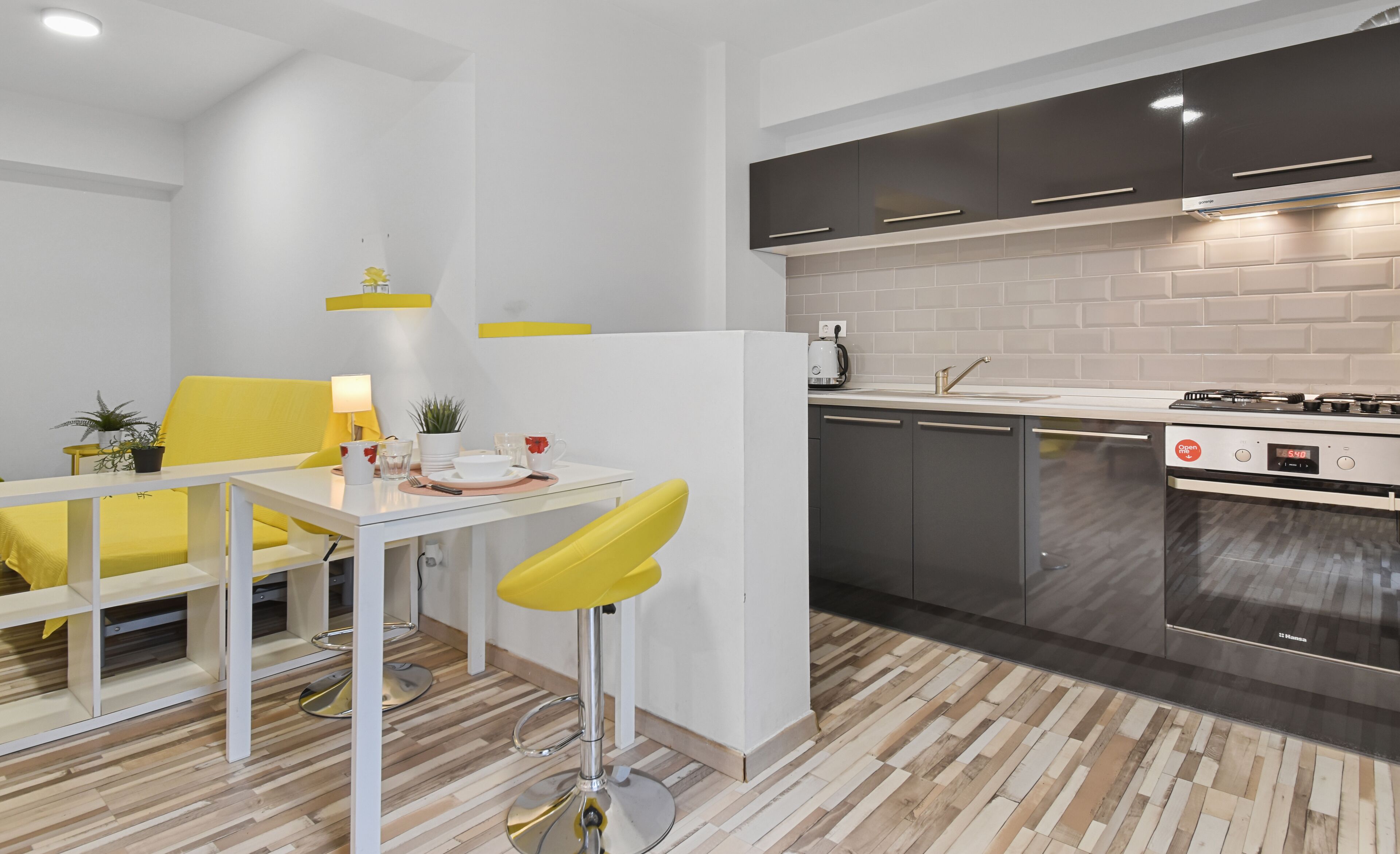 Comfort-Suite | Eigene Küche | Großer Kühlschrank, Wasserkocher, Kochgeschirr/Geschirr/Besteck