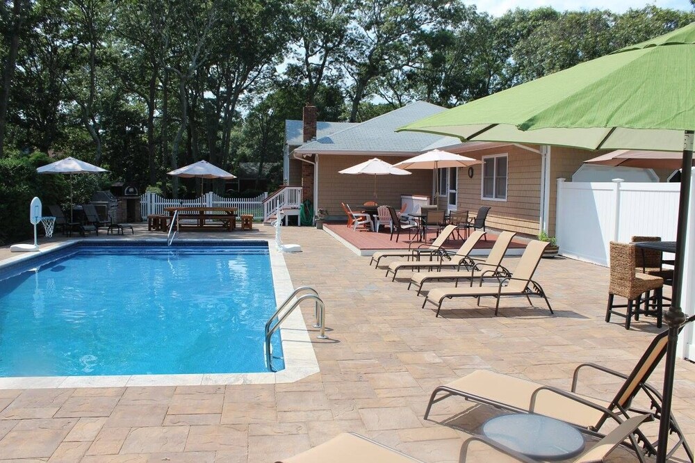 Large Ranch That Feels Like A Resort