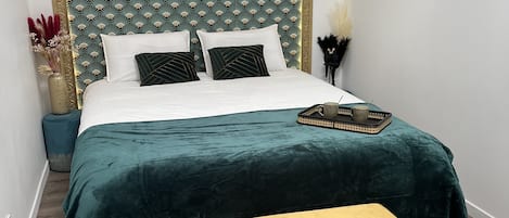 1 camera, Wi-Fi, lenzuola