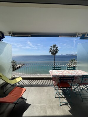Outdoor dining - Juan les Pins Apartment sea view (Antibes)