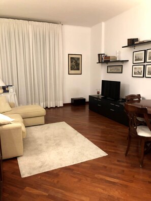 Living area - Apartment 3rd floor sea view, parking (Genova)