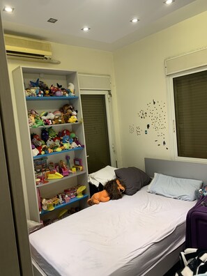 3 bedrooms, WiFi, bed sheets