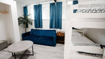 3 Schlafzimmer, Schreibtisch, kostenloses WLAN, Bettwäsche