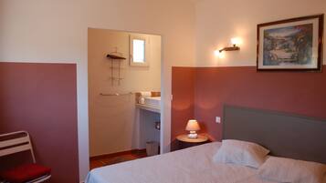 9 Schlafzimmer, BĂŒgeleisen/BĂŒgelbrett, Reisekinderbett, kostenloses WLAN