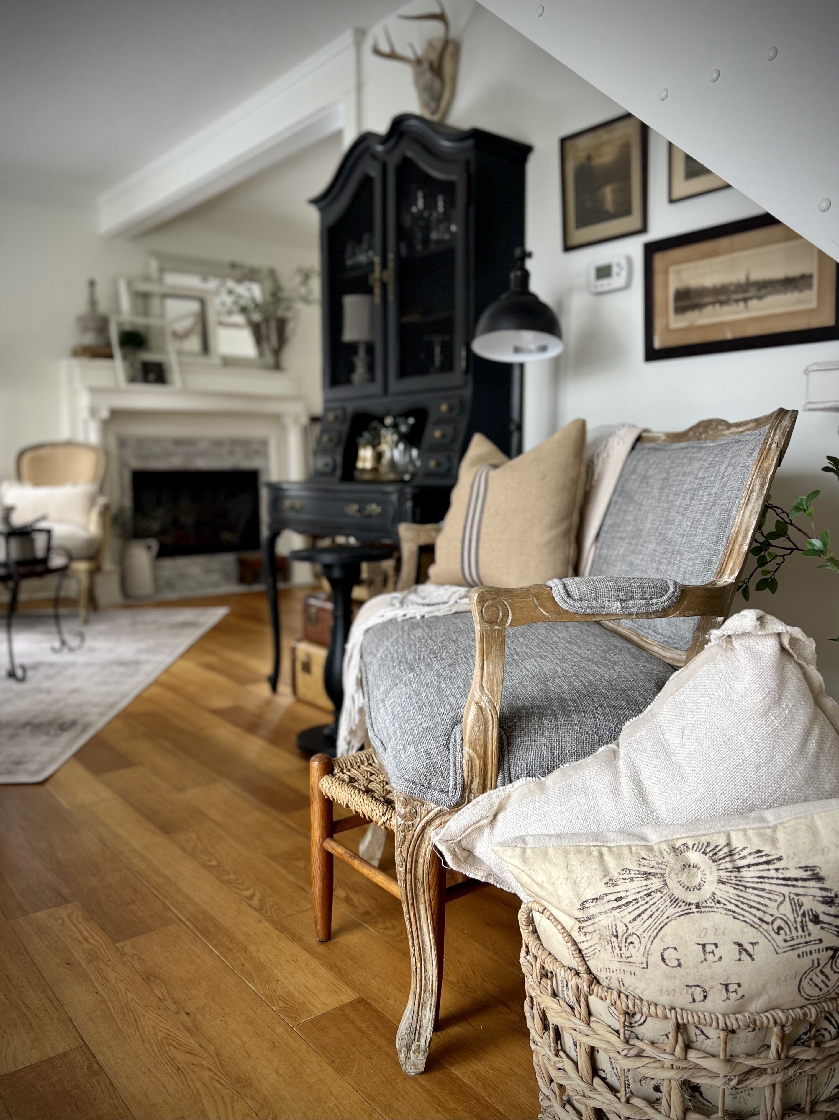 Edgewater Escape…Cozy waterfront cottage nestled in the center of Edinboro!