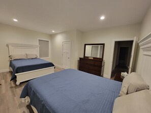4 bedrooms, free WiFi, bed sheets