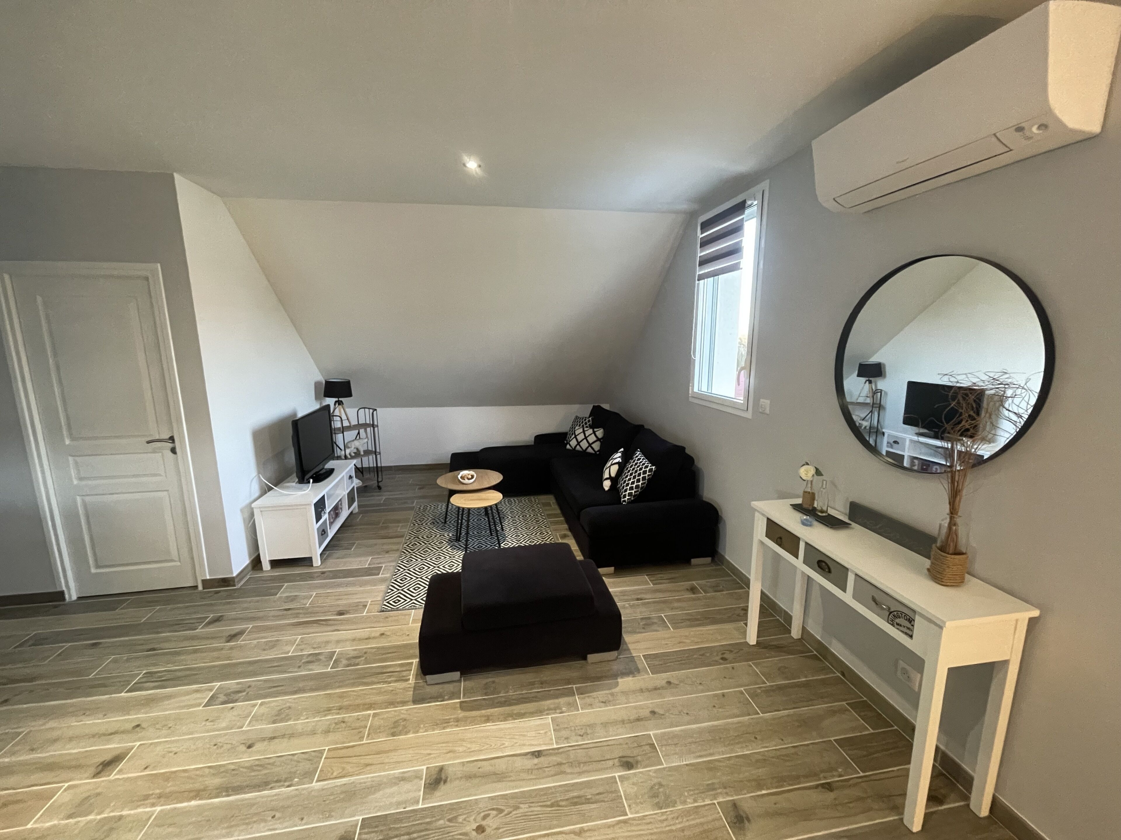 Air-conditioned apartment