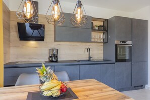 Fridge, oven, stovetop, dishwasher - 2 room apartment to feel good in (Banjole)