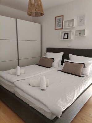 2 chambres, fer et planche à repasser, lit parapluie, Wi-Fi gratuit