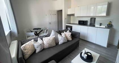 2BR Apt Brighton City Centre| Free Parking, Slps 6