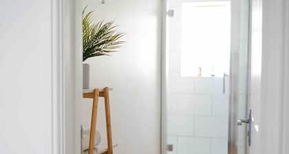 2BR Brighton City Escape | Sleeps 6 + FREE Parking