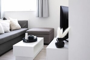 Unclassified image, 4 of 17, button - 2BR Flat, Free Parking & 12 min to Beachfront (Brighton and Hove)