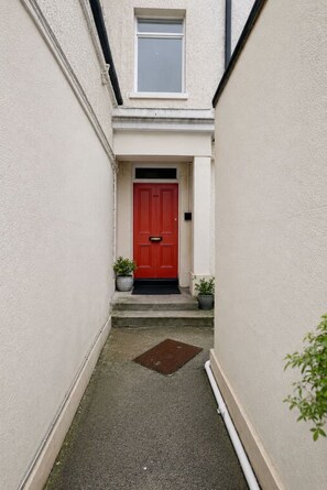 Exterior detail - 2BR Flat, Free Parking & 12 min to Beachfront (Brighton and Hove)