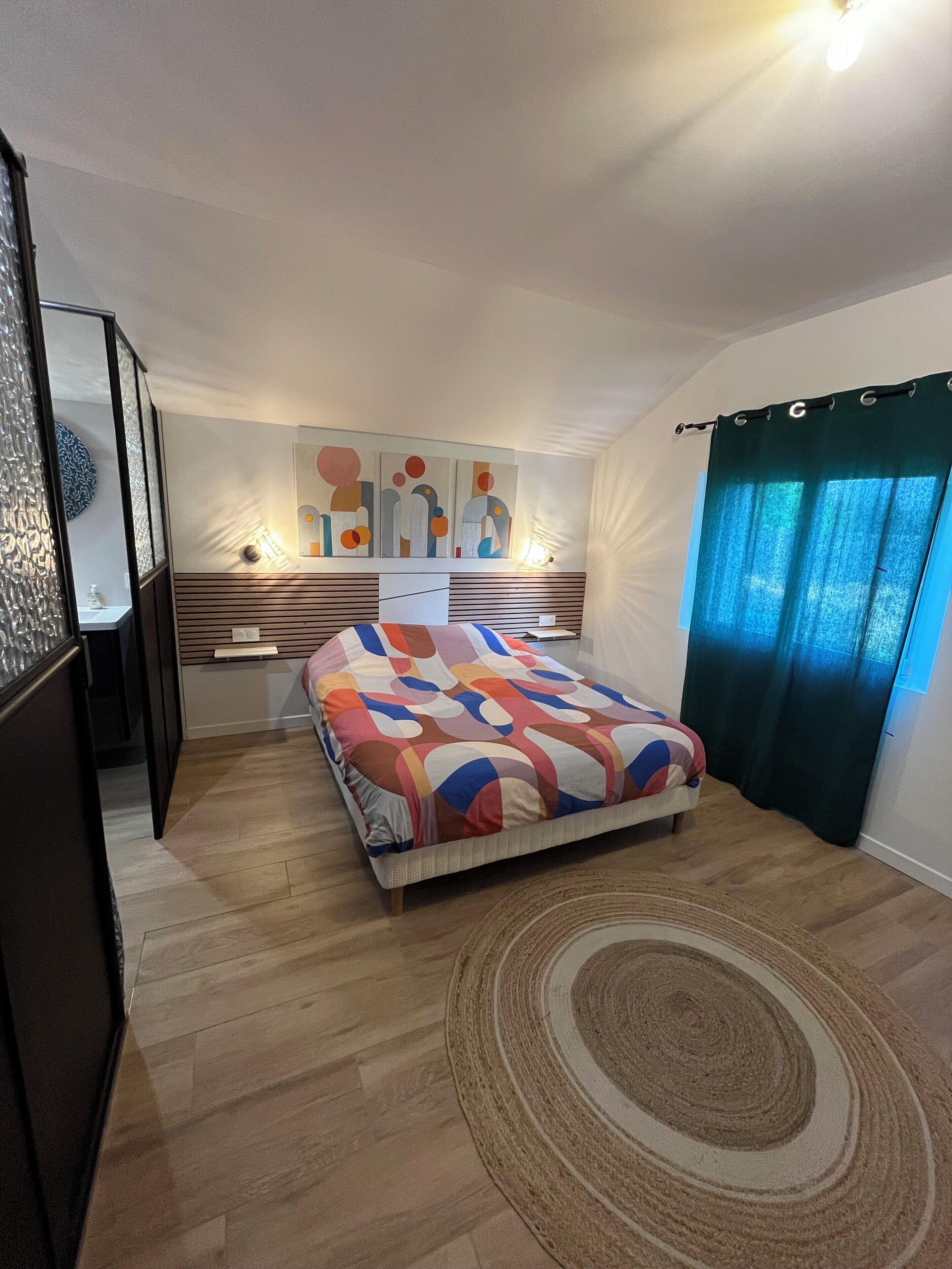 3 chambres, fer et planche à repasser, Wi-Fi gratuit, draps fournis