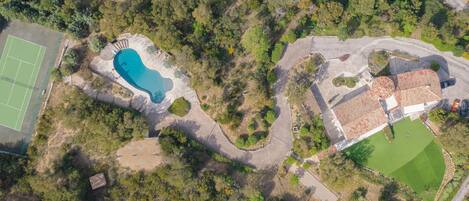 المنشأة من الخارج