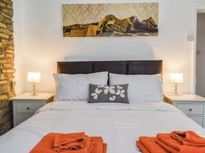 2 室のベッドルーム、WiFi (無料)、ベッドシーツ