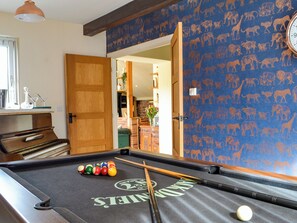 غرفة الألعاب