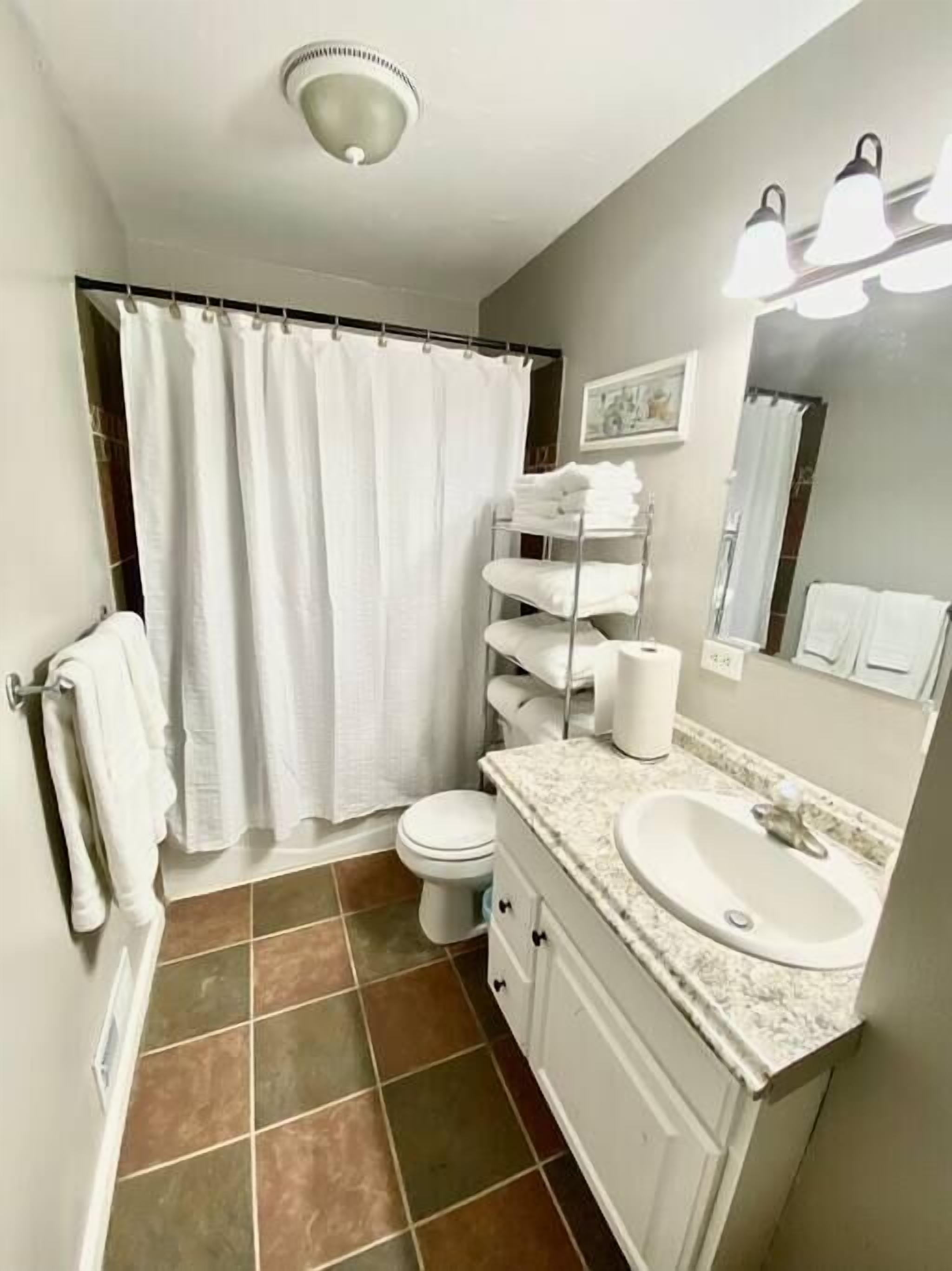 Comfy Pocatello home-central to park and grocery.