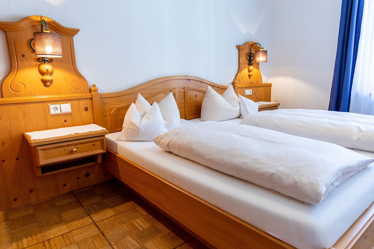 1 slaapkamer, een kluis op de kamer, individueel gedecoreerd