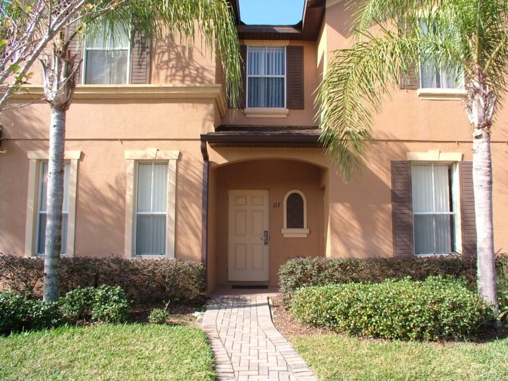 4 Bedroom 3.5 Bathroom 117 Miramar Town Home by RedAwning