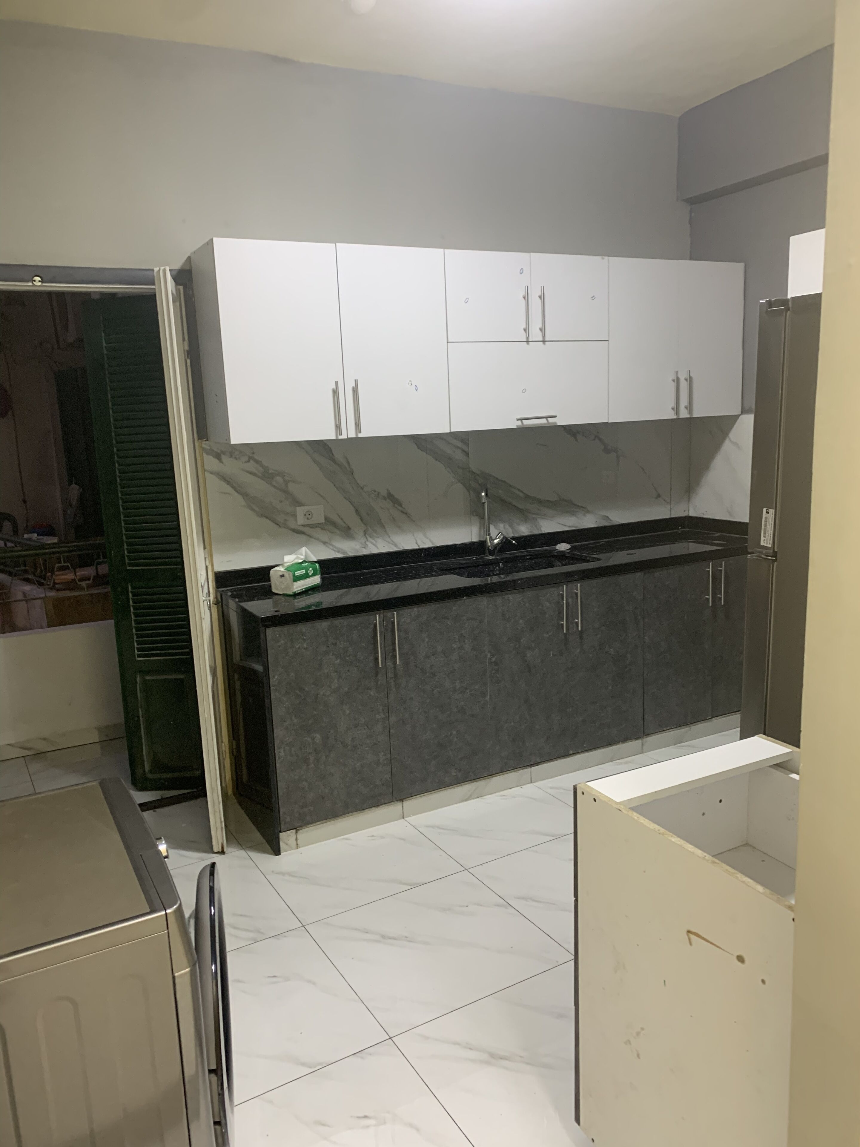 المنشأة من الداخل