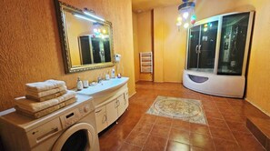 Family Apartment | Bathroom